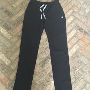 Figs Technical collection scrub pants, size S/ Tall